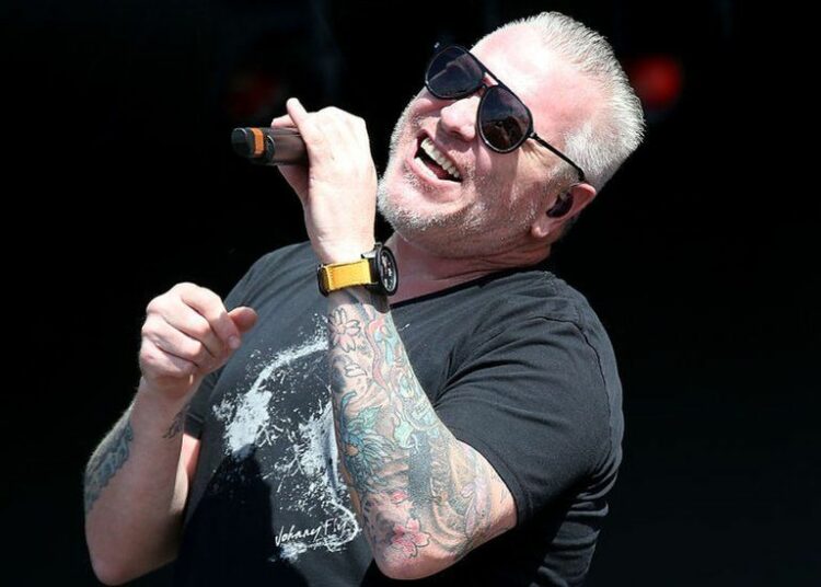 Muere Steve Harwell vocalista de Smash Mouth, la banda de rock famosa por cantar el soundtrack de Shrek