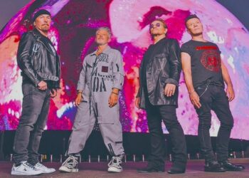 U2 volvió a las calles de Las Vegas y al post punk y publicó el video de “Atomic City”