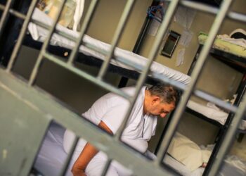 Diputado Alberto Romero es trasladado a penal de Santa Ana