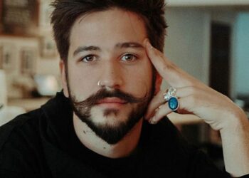 Camilo explotó de furia tras la filtración del rostro de su hija Índigo