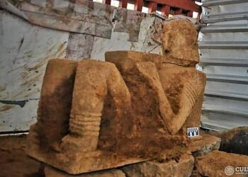 Descubren una escultura prehispánica de Chac Mool en el estado mexicano de Michoacán