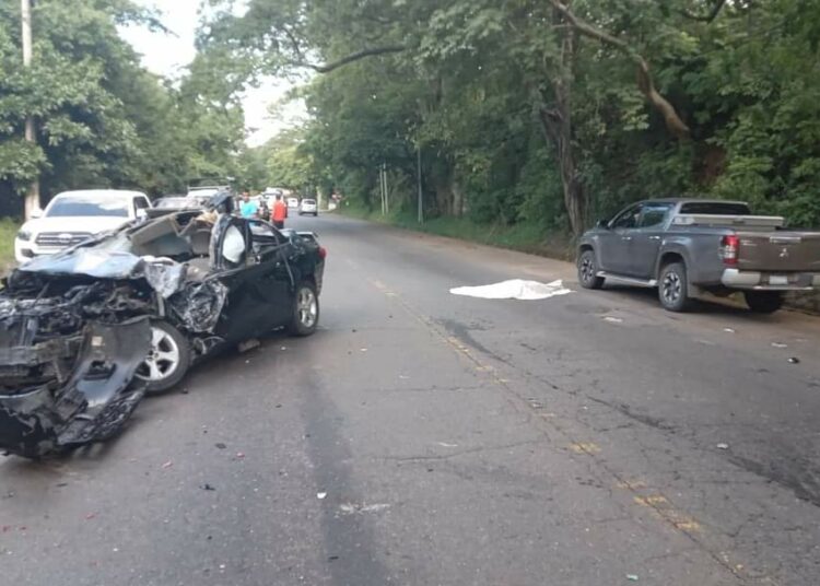 Fallece candidato a alcalde del PCN al chocar automóvil contra un árbol en Chinameca, San Miguel