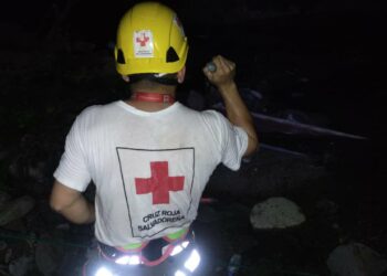 Rescatan cuerpo de un adulto mayor que murió al derrumbarse su vivienda en Ciudad Delgado