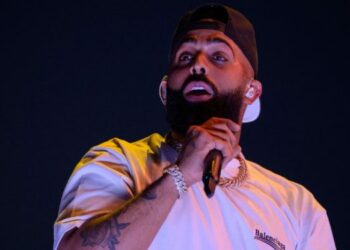 Eladio Carrión, llega a El Salvador este viernes y se presentará en el Estadio Cuscatlán 