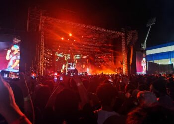 Eladio Carrión ofreció uno de los mejores conciertos de su carrera en El Salvador