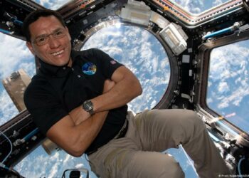 Astronauta Frank Rubio marca récord de estadía en el espacio