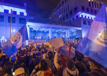 Indígenas y campesinos marchan en reclamo de la renuncia de la fiscal general de Guatemala