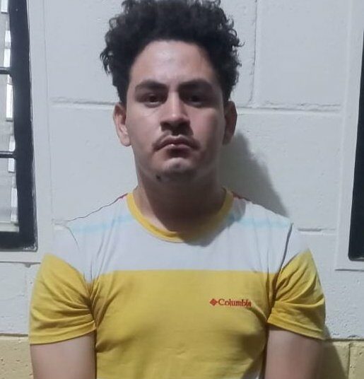 Capturan a motorista que invadió carril y agredió a conductor de autobús