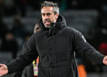 La Federación Española de fútbol destituye al DT de la selección femenina que acaba de coronarse campeona mundial