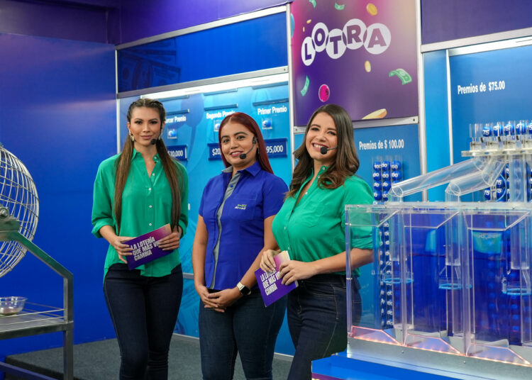 Lotería realiza sorteo en honor a Farmacias Brasil