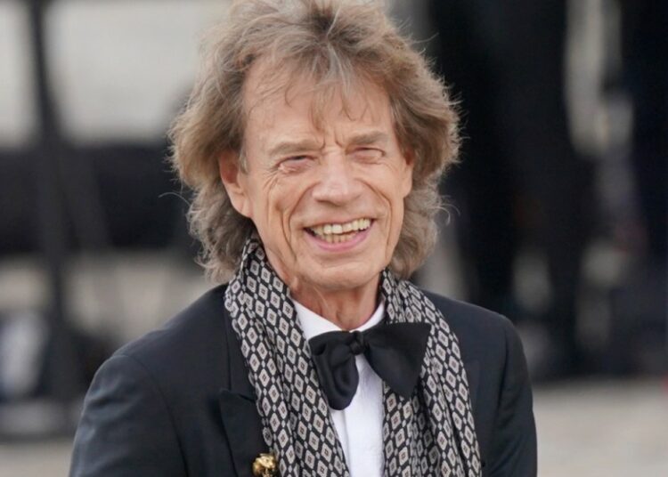 Mick Jagger contempla donar toda su fortuna