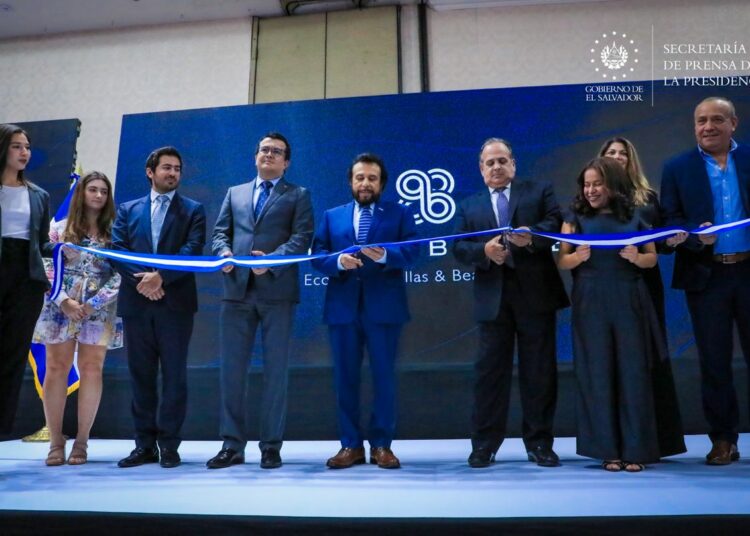 Anuncian construcción de un moderno complejo con hotel, centro comercial, apartamentos y otras atracciones en la costa de La Libertad