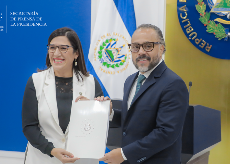 Gobierno presenta iniciativa de ley para el establecimiento de Google en El Salvador