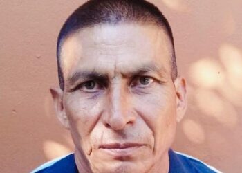 Detienen a hombre que huía por delitos de violación, agresión sexual y robo agravado