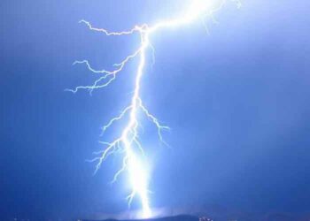 Dos mujeres y un hombre mueren al ser alcanzados por un rayo en Ahuachapán