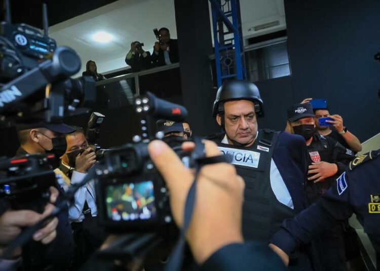 Diputado Alberto Romero es desaforado y es trasladado esposado a bartolinas