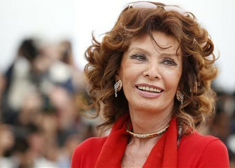 Sophia Loren fue operada de urgencia tras un fuerte accidente doméstico