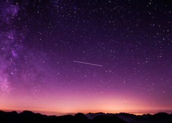 Una lluvia de meteoritos alcanzará su punto máximo este domingo: ¿cómo verla?