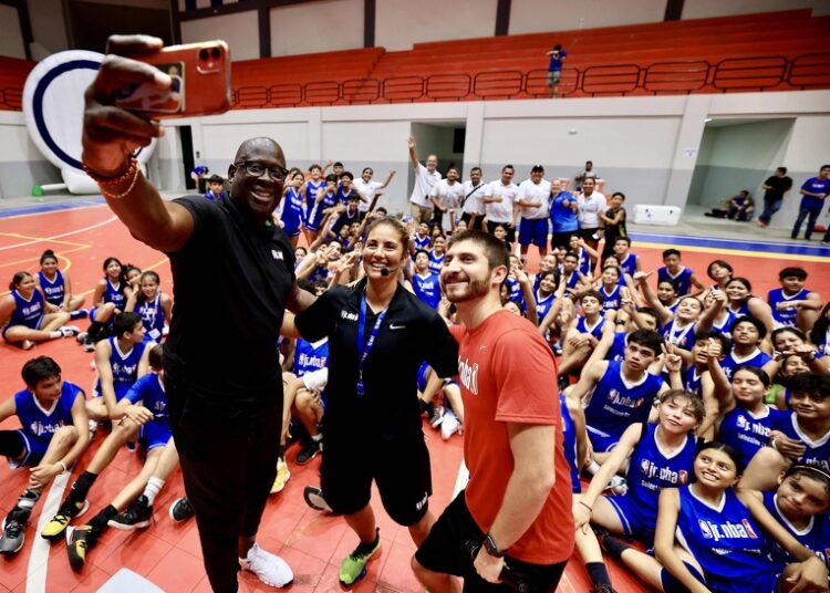 Carl Herrera, ex campeón NBA, compartió su experiencia en el Selection Camp