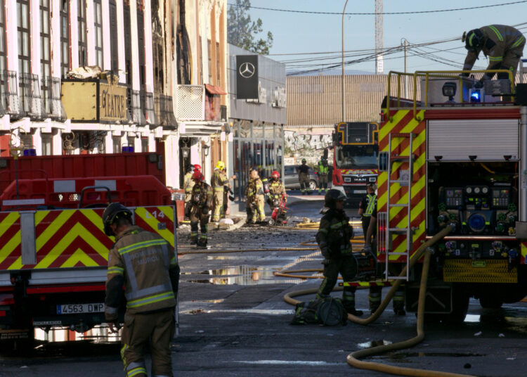 (VIDEOS) Al menos once personas mueren en incendio en una discoteca en Murcia, España