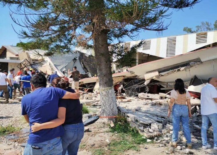 Siete personas murieron tras el derrumbe del techo de la iglesia Santa Cruz en Tamaulipas, México