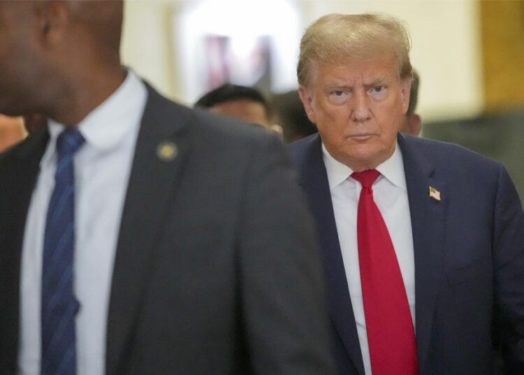 Acusan a Trump de compartir secretos de submarinos nucleares