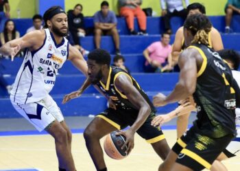 Fantasmas superó a Santa Tecla y se mete en la pelea