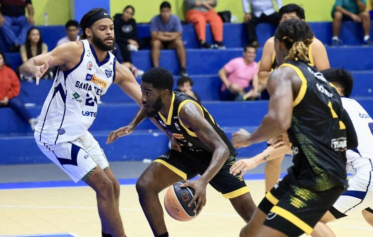 Fantasmas superó a Santa Tecla y se mete en la pelea