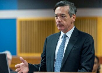 Tercer coacusado en caso de Trump en Georgia se declara culpable tras acuerdo con fiscalía