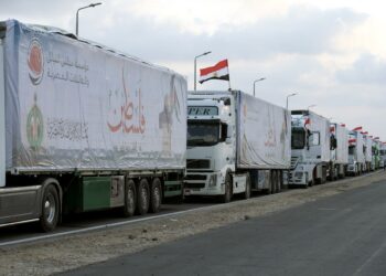 Miles de personas saquean en Gaza los centros de ayuda de la ONU