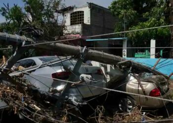 Aumentan a 48 muertos tras el paso del huracán Otis por México