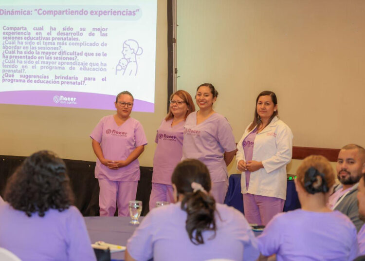 Capacitan a educadores prenatales como parte de la Ley Nacer con Cariño