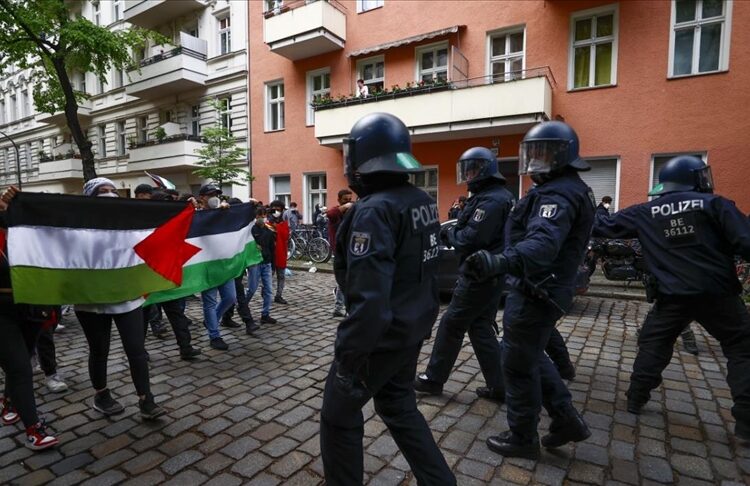 Berlín: 65 policías heridos en manifestación propalestina