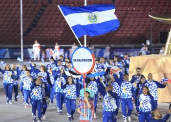 Atletas salvadoreños vivieron al máximo la inauguración de Santiago 2023