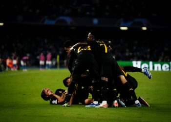 Real Madrid, a punta de golazos, vence al Napoli en un partidazo