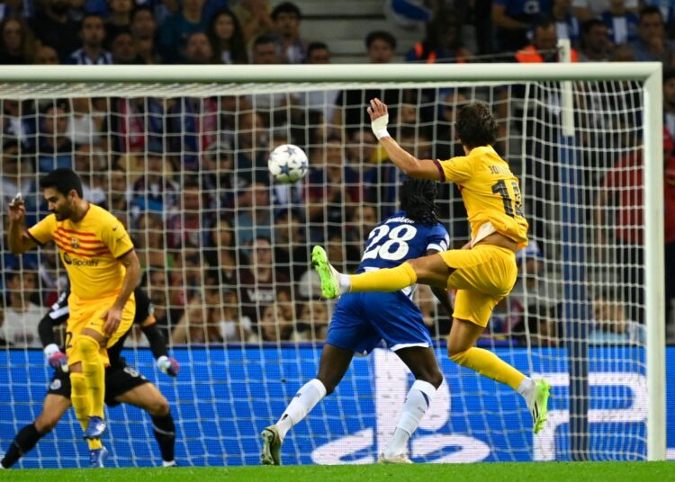 Sufrida victoria del Barça en Oporto