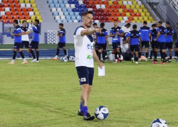 Rubén de la Barrera anunció la convocatoria de la selecta para la Liga de Naciones con ausencias notables