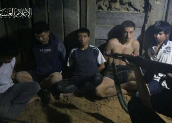 Hamás secuestra y toma de rehenes a civiles y militares israelíes