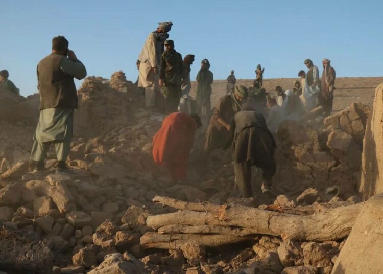 Terremoto deja más de 2.000 muertos en Afganistán