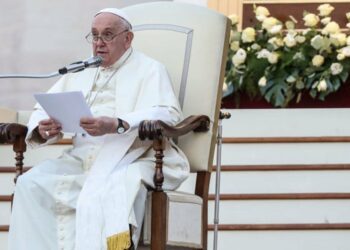 Papa Francisco pide que «cesen los ataques» en Israel