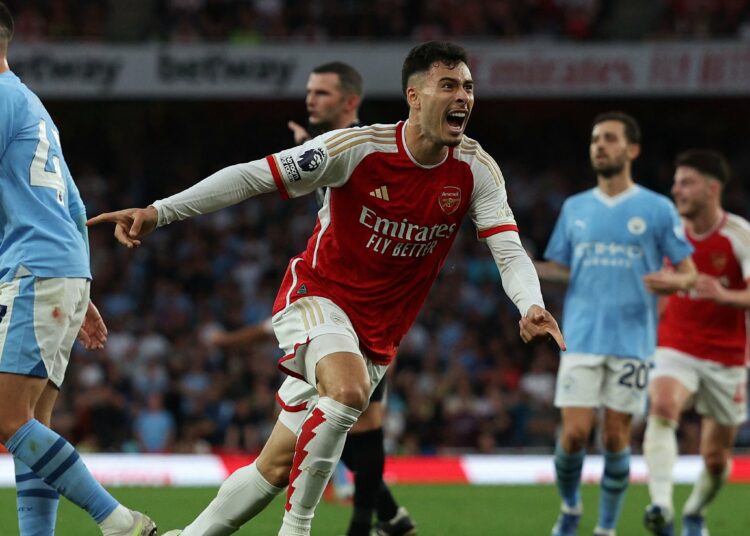 Arsenal venció 1-0 a Manchester City y alcanzó la punta de la Premier League