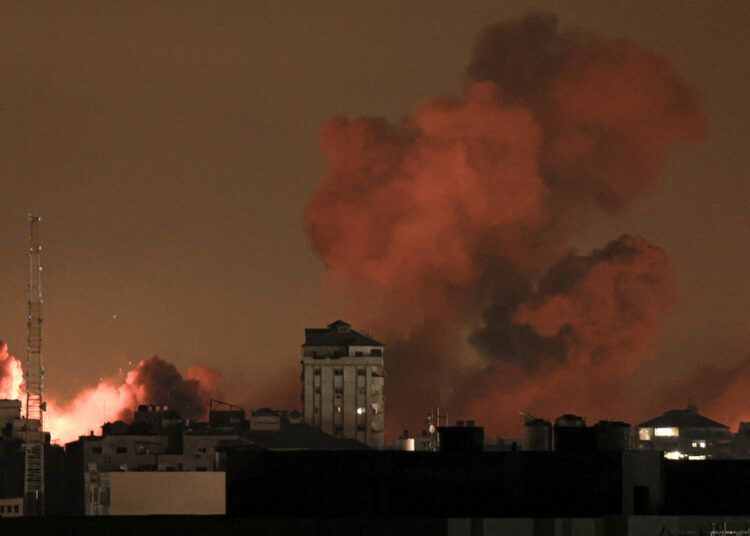 (VIDEO) Las FDI lanzan ataques aéreos masivos contra el «nido del terror» de Hamás