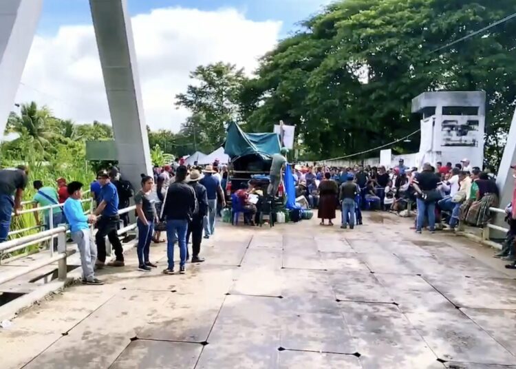 Bloquean 17 carreteras en Guatemala en rechazo al fiscal Consuelo Porras