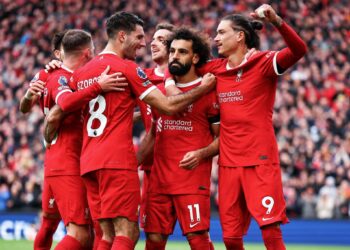 Liverpool derrotó a Everton con una asistencia de Darwin Núñez y doblete de Mohamed Salah