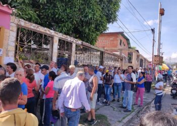 Comienzan elecciones primarias de la oposición en Venezuela