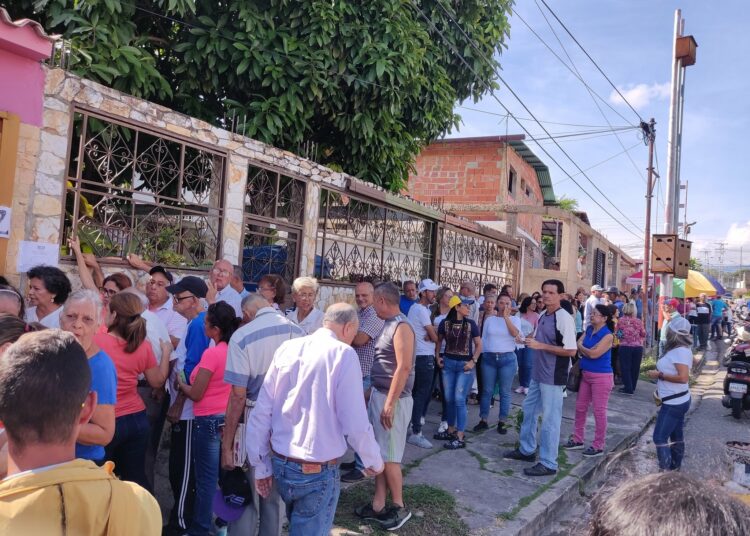 Comienzan elecciones primarias de la oposición en Venezuela