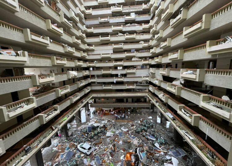 El huracán Otis destroza el lujoso hotel Princess Mundo Imperial de Acapulco