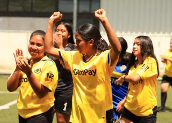 Las representantes de Sacacoyo, primeras finalistas en fútbol sala