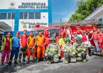 Bomberos imparten charlas de prevención de incendios en Hospital Bloom