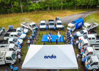 Presentan nueva flota de vehículos para fortalecer los servicios de ANDA